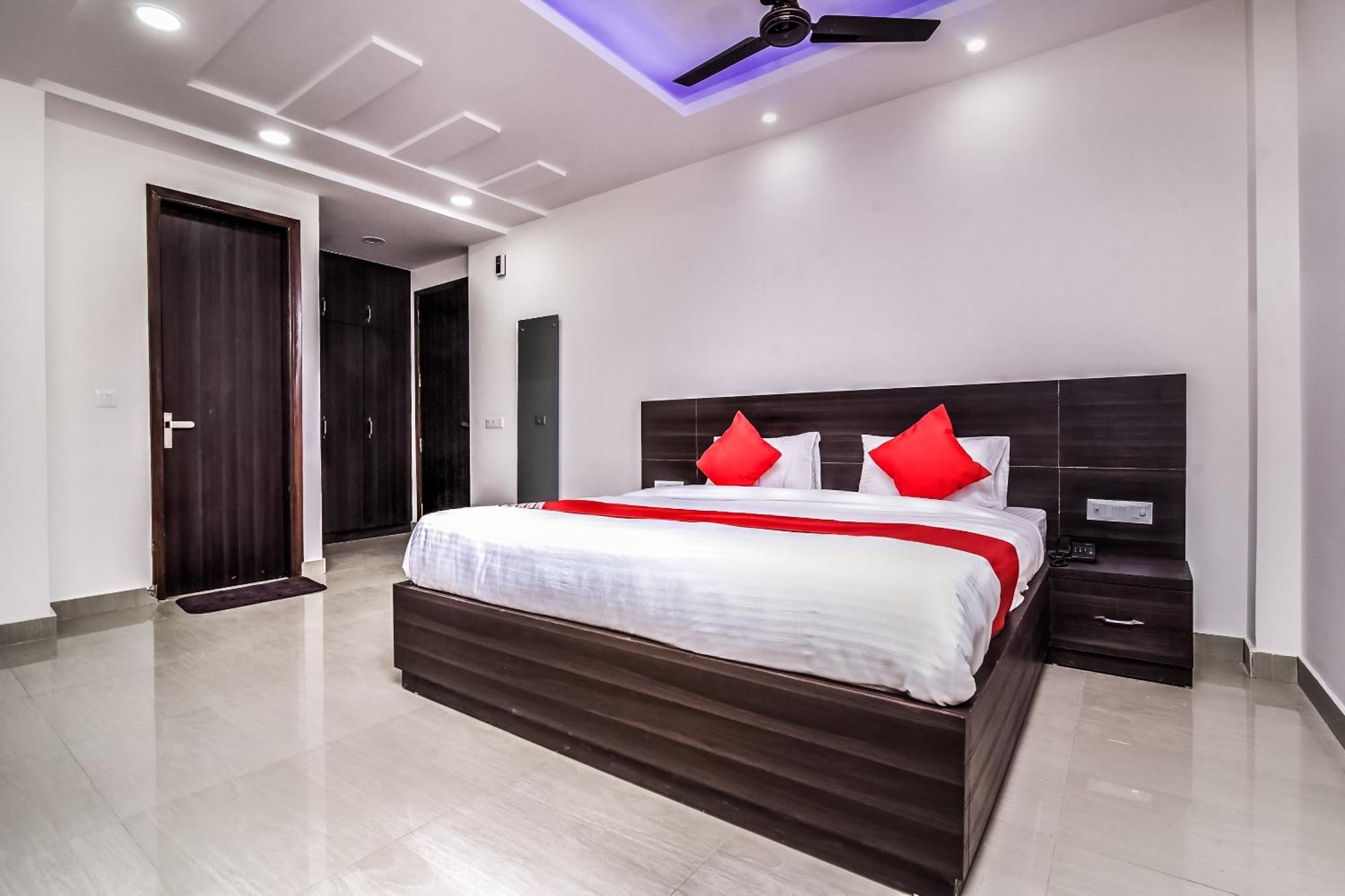Hotel Aerostar Gold - Opposite Max Healthcare Delhi  Exterior photo
