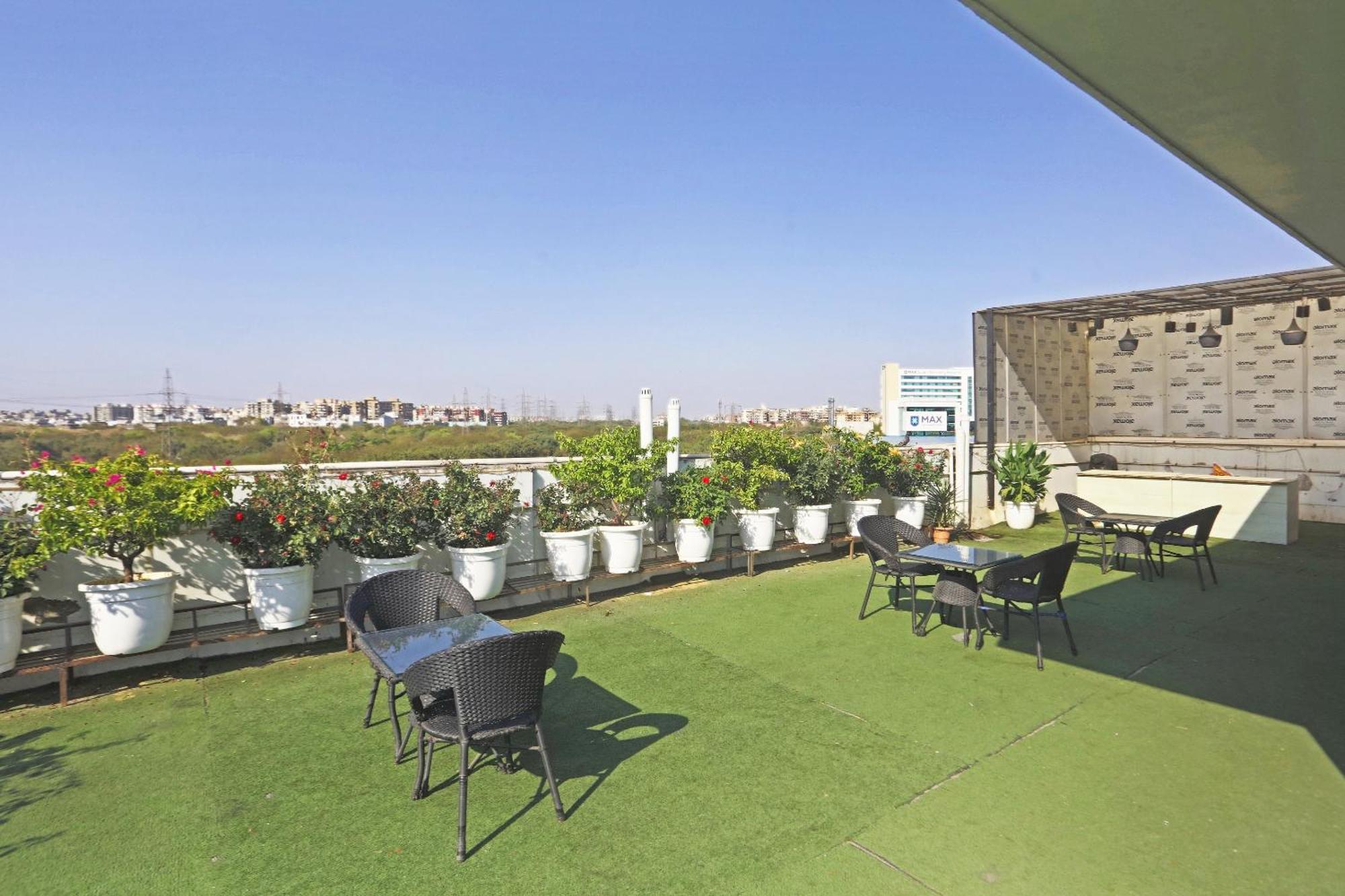 Hotel Aerostar Gold - Opposite Max Healthcare Delhi  Exterior photo
