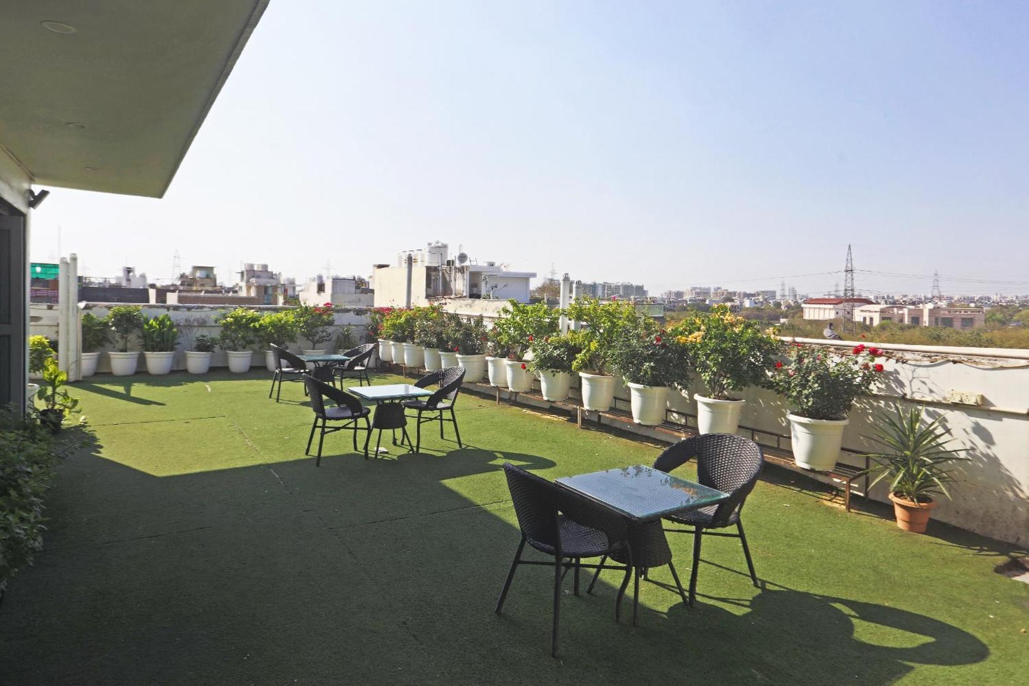 Hotel Aerostar Gold - Opposite Max Healthcare Delhi  Exterior photo