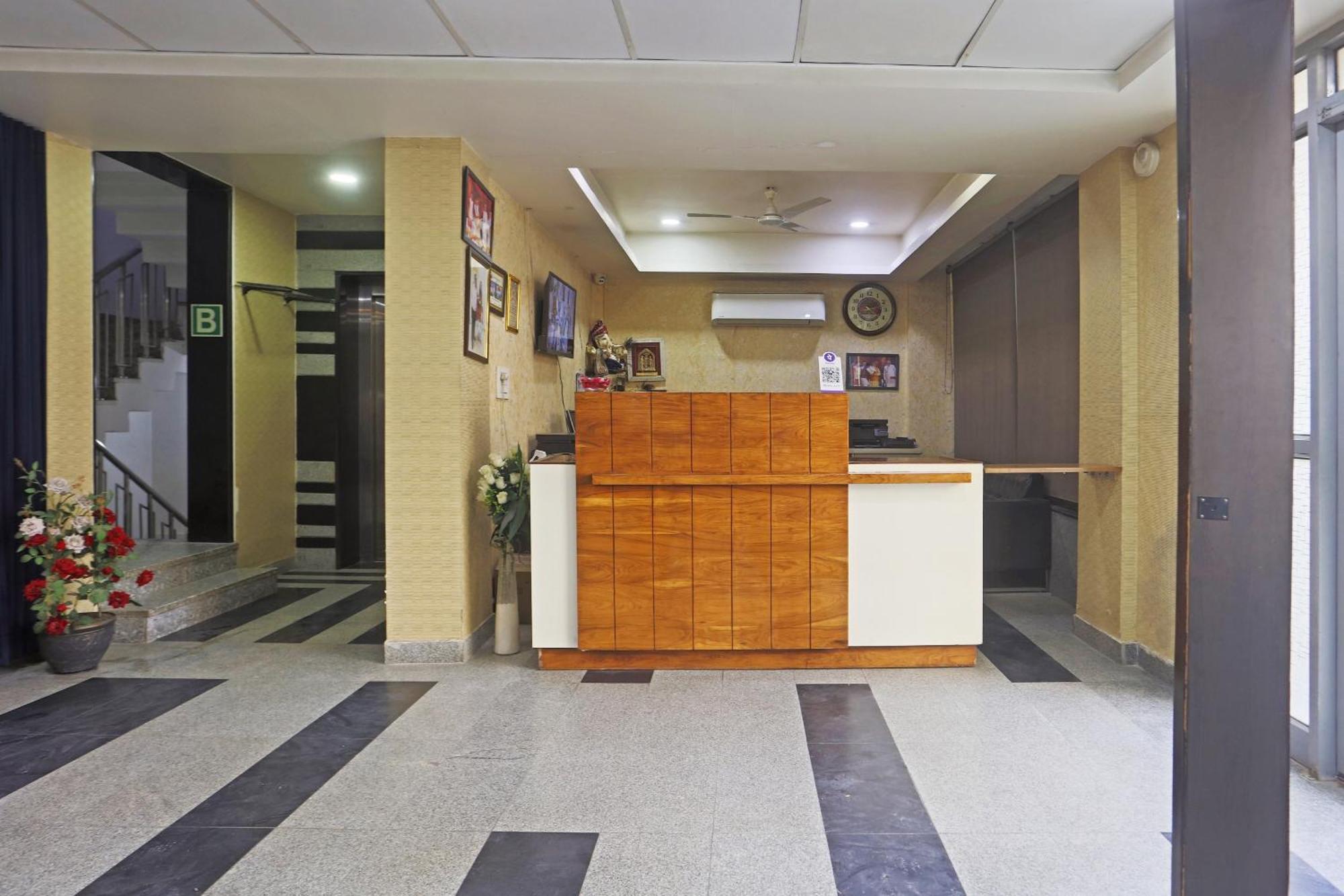 Hotel Aerostar Gold - Opposite Max Healthcare Delhi  Exterior photo