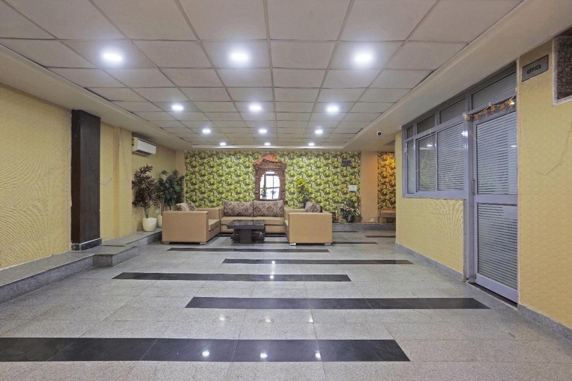 Hotel Aerostar Gold - Opposite Max Healthcare Delhi  Exterior photo