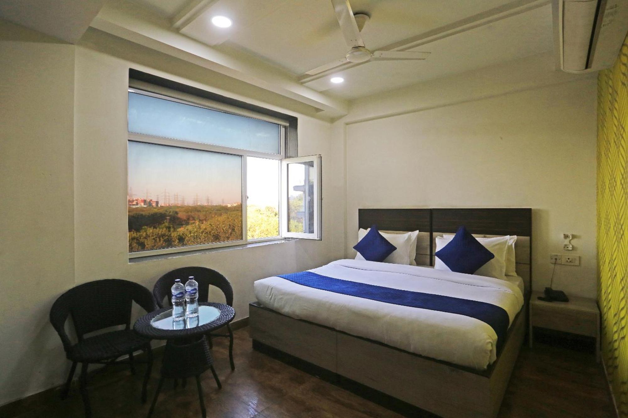 Hotel Aerostar Gold - Opposite Max Healthcare Delhi  Exterior photo
