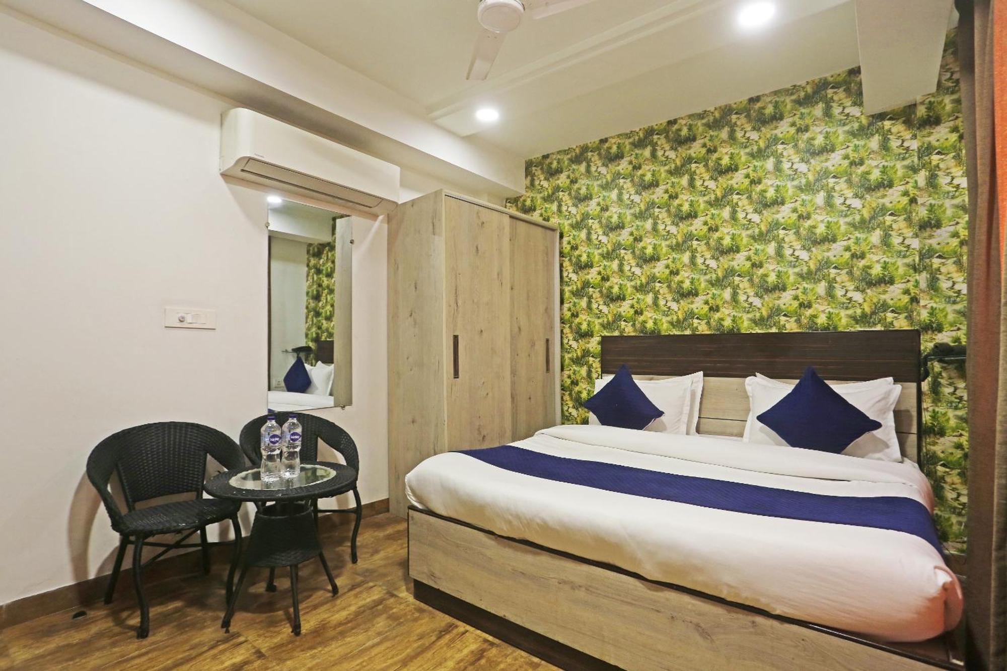 Hotel Aerostar Gold - Opposite Max Healthcare Delhi  Exterior photo
