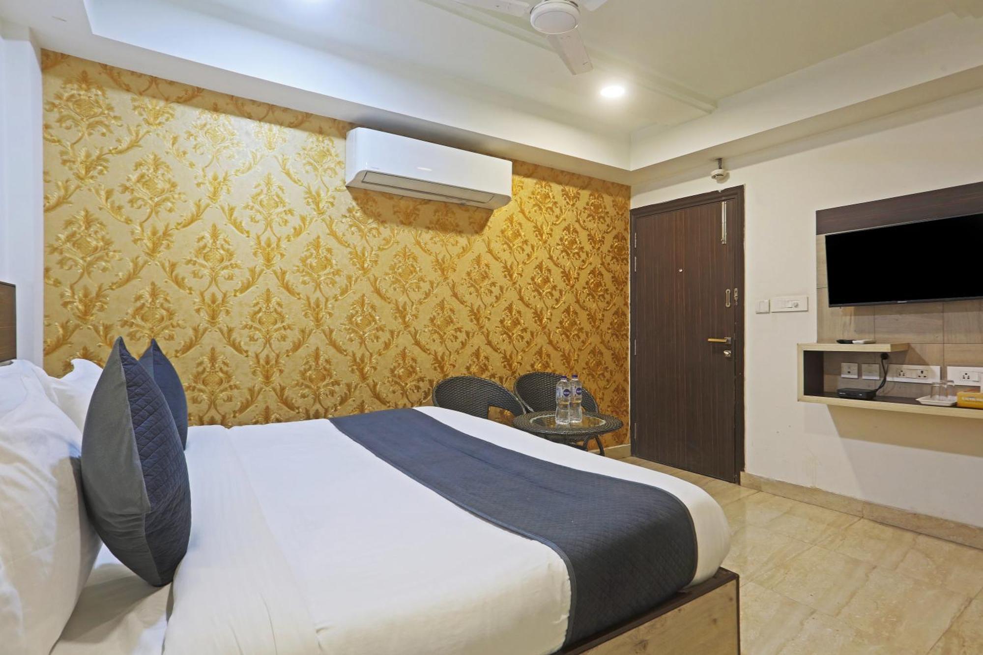 Hotel Aerostar Gold - Opposite Max Healthcare Delhi  Exterior photo
